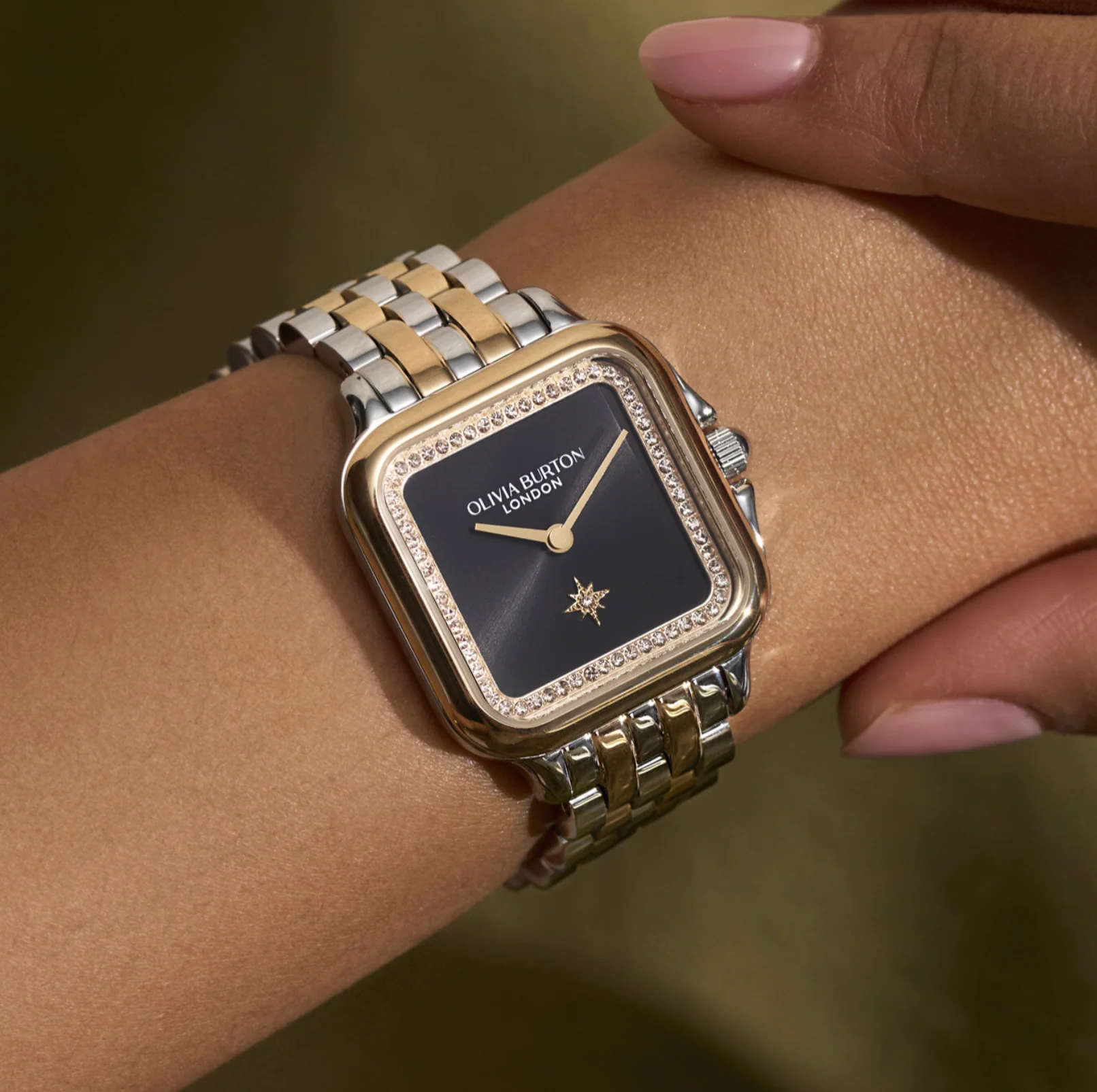 Olivia Burton Classic 28mm Grosvenor Black & Two Tone Bracelet Watch 24000124 - Image 3
